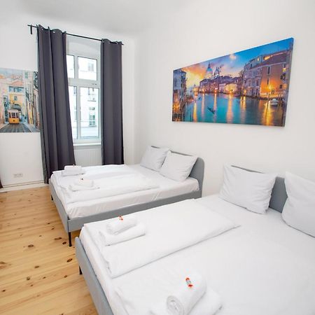 Wunderschoen, Hell Und Gross Berlin Bagian luar foto
