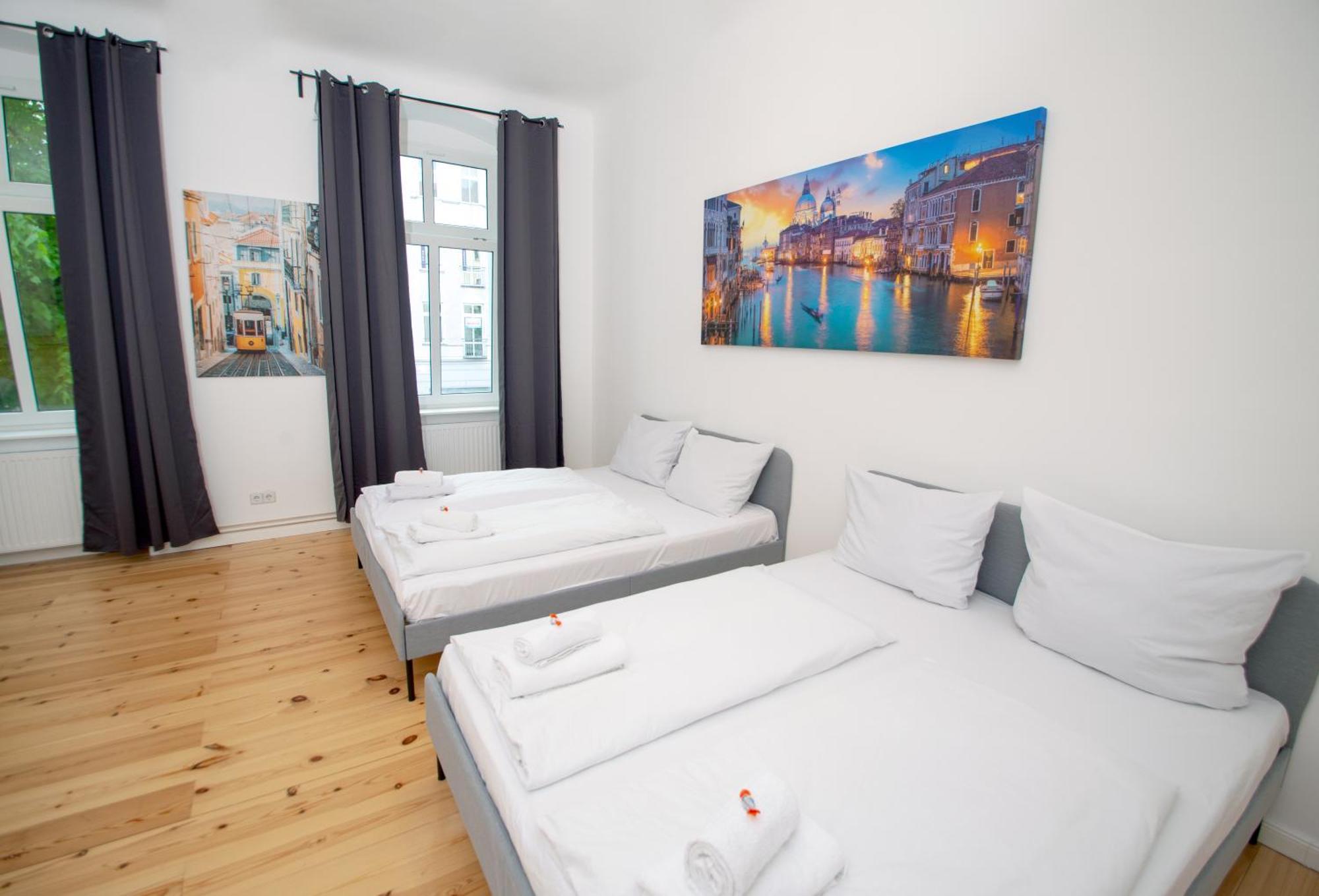 Wunderschoen, Hell Und Gross Berlin Bagian luar foto